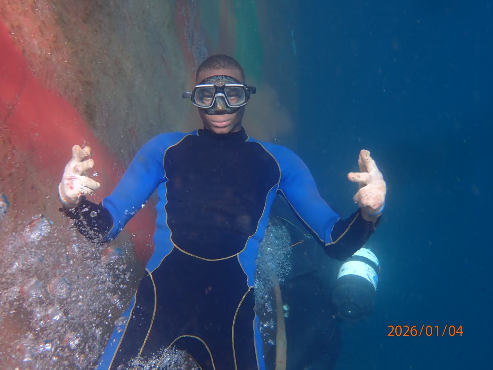 Underwater Hull Scraping